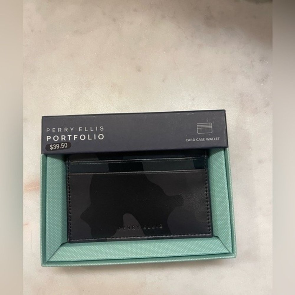 Perry Ellis Portfolio Camo Six Slot Card Case NIB
